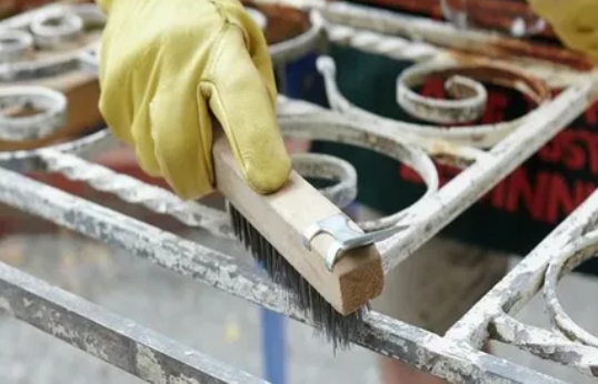 Уход за окрашенной металлической поверхностью и локальный ремонт покрытия