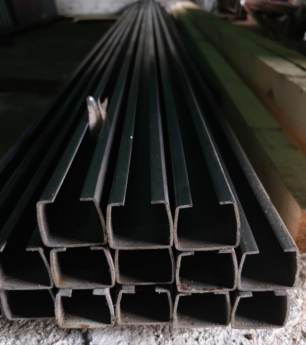 Роль направляющей балки Alutex в конструкции откатных ворот