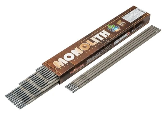 Сварочный электрод Монолит LIFE 2 мм в упаковке и на фоне различных бытовых металлических изделий