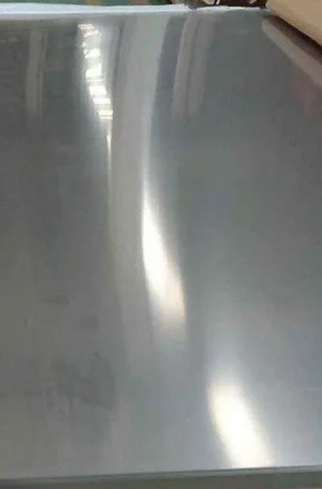 Лист нержавеющей стали с полированной зеркальной поверхностью