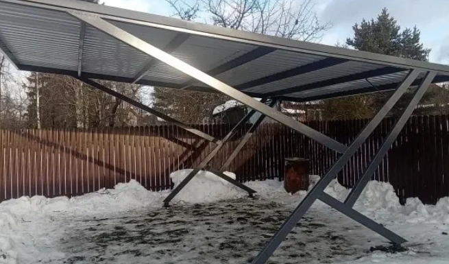 Зимние строительные работы сборка каркаса под навесом