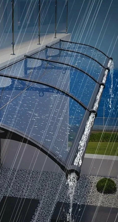 Навес из монолитного поликарбоната защищает от дождя и солнца