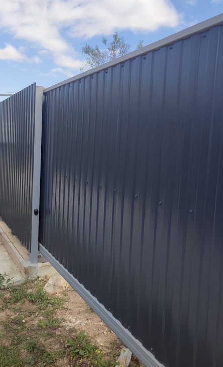 Весенний осмотр забора из профнастила и подтяжка саморезов