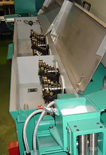 Линия вытяжки проволоки с фильерами и отрезным механизмом