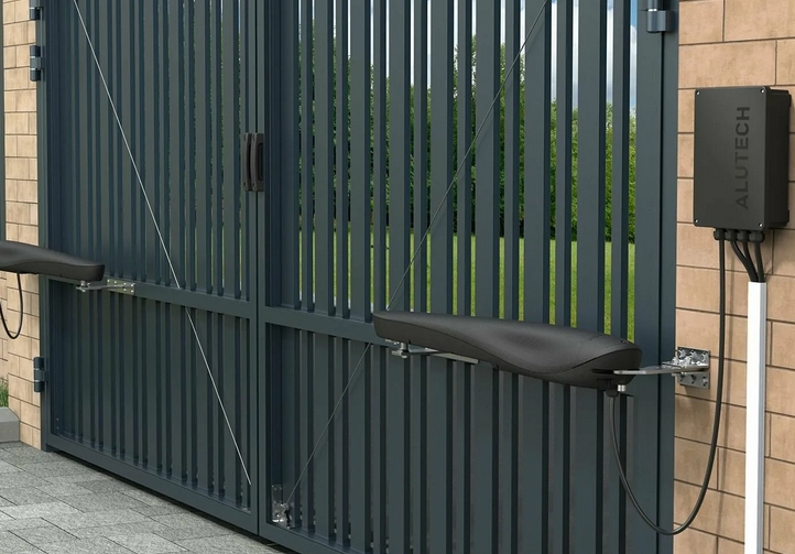 Автоматический привод для ворот с защитным кожухом